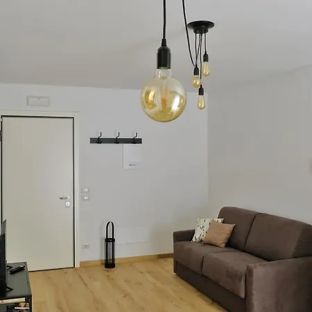 Appartamenti Alle 5 Torri Mezzolombardo Exterior photo