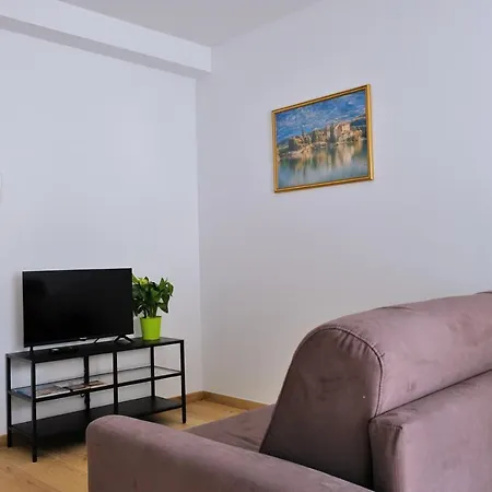 Appartamenti Alle 5 Torri Mezzolombardo Exterior photo